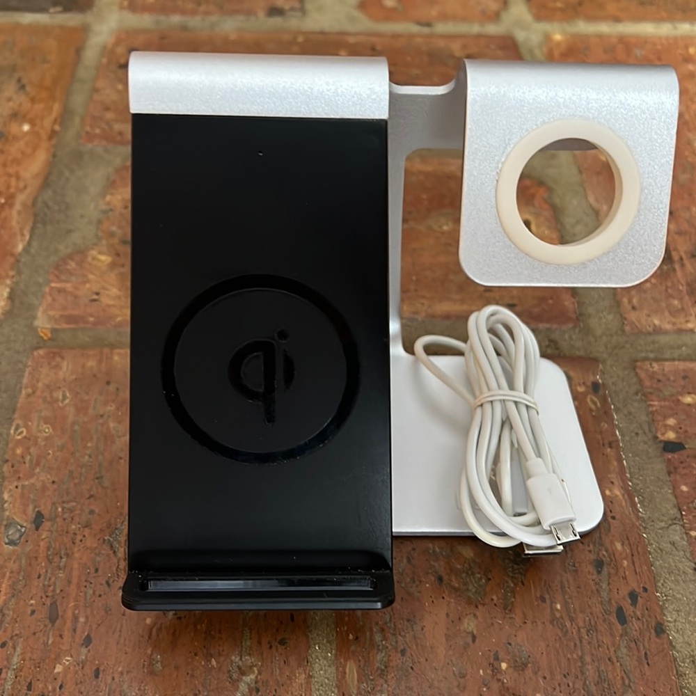 Bestand aluminum 2in1 wireless charger. Charges phones, and watches.